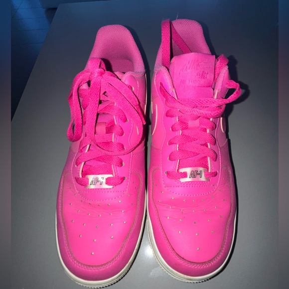 Wmns Air Force 1 '07 Essential 'Laser Fuchsia' - Picture 3 of 11